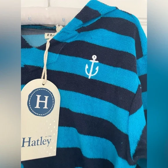 NWT Hatley boys’ terrycloth coverup hoodie. Size 6